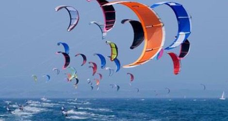 Kitesurfing